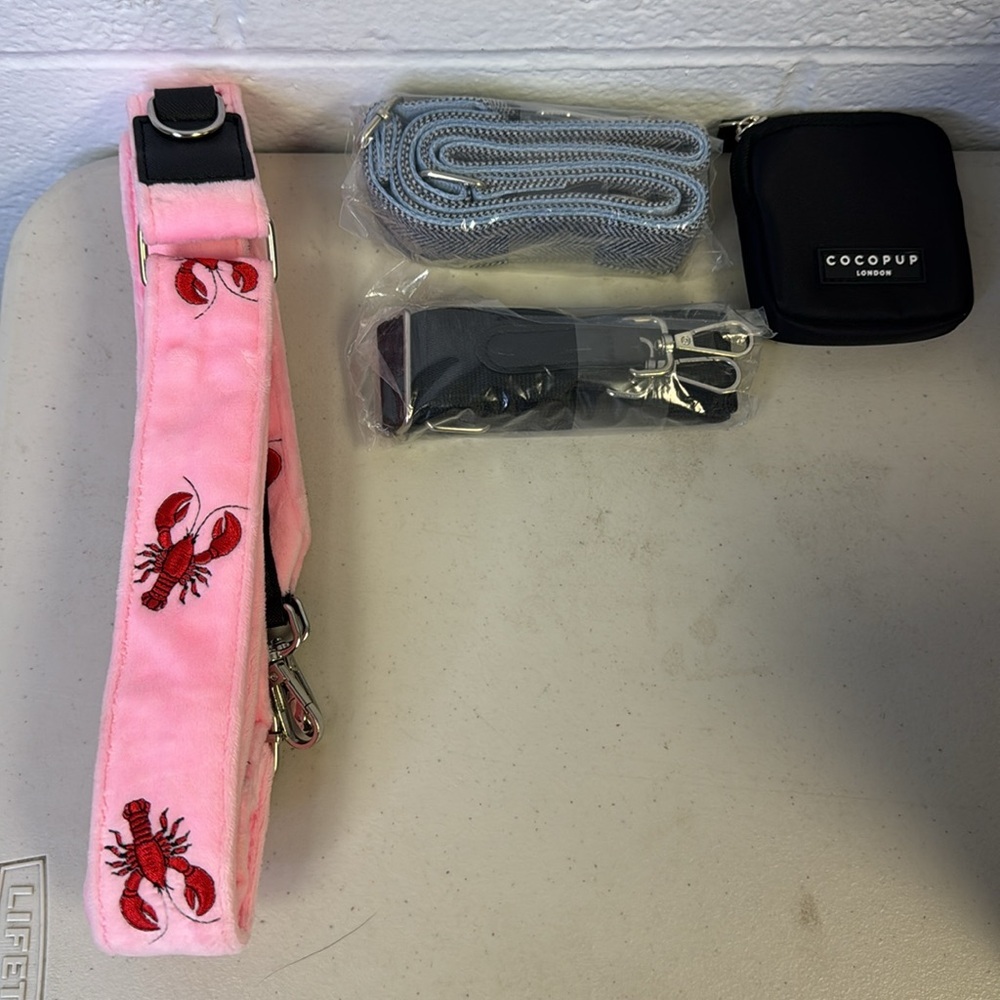 Cocopup London Black Crossbody Bag for dog essentials - Picture 9 of 10